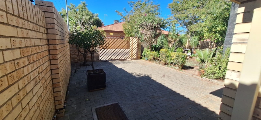 4 Bedroom Property for Sale in Hillcrest Northern Cape